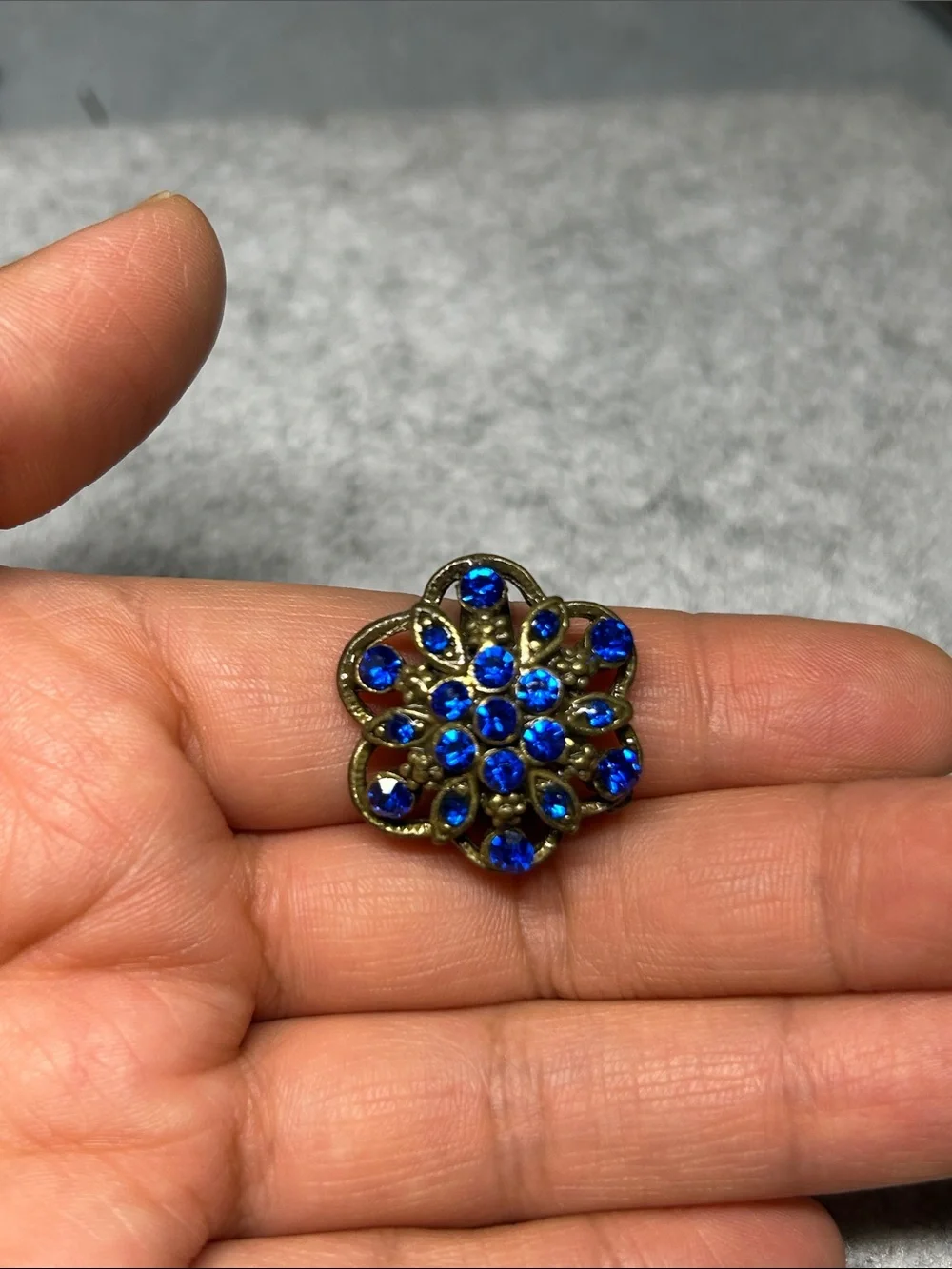 Vintage-Inspired Blue Crystal Flower Ring